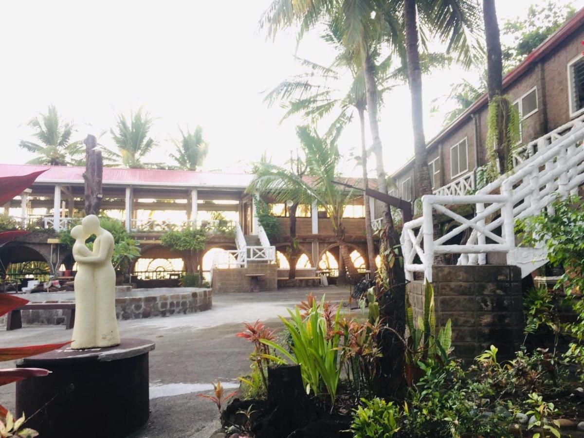Sunbloom Beachfront Hotel And Restaurant Zambales Sinabacan Exterior foto