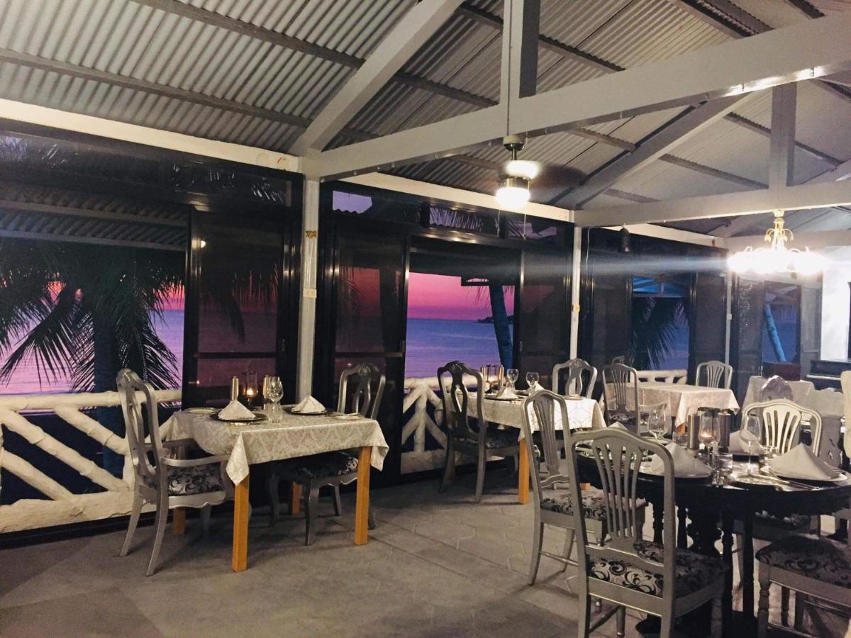 Sunbloom Beachfront Hotel And Restaurant Zambales Sinabacan Exterior foto
